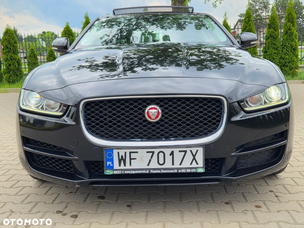 Jaguar XE 2.0 T Prestige - 31