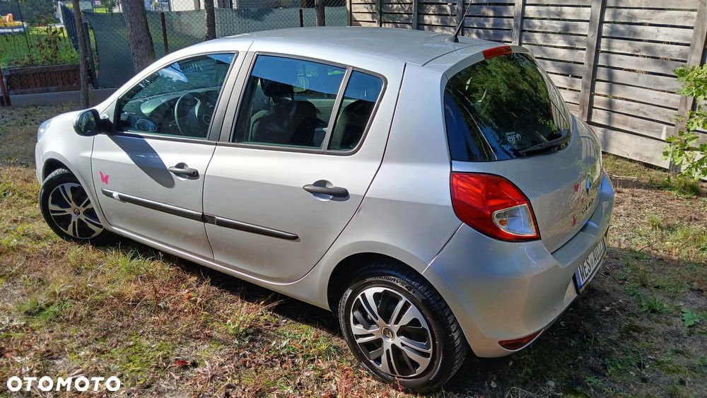 Renault Clio 1.2 16V 75 Dynamique - 11