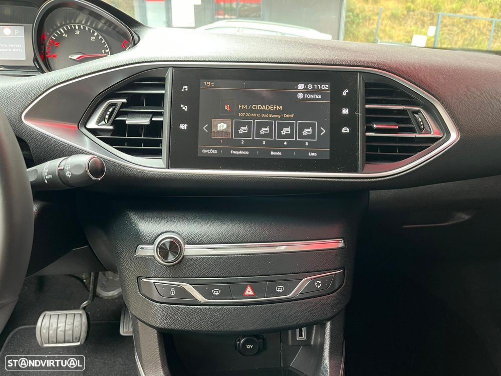 Peugeot 308 BlueHDi FAP 130 EAT6 Stop & Start Active - 21