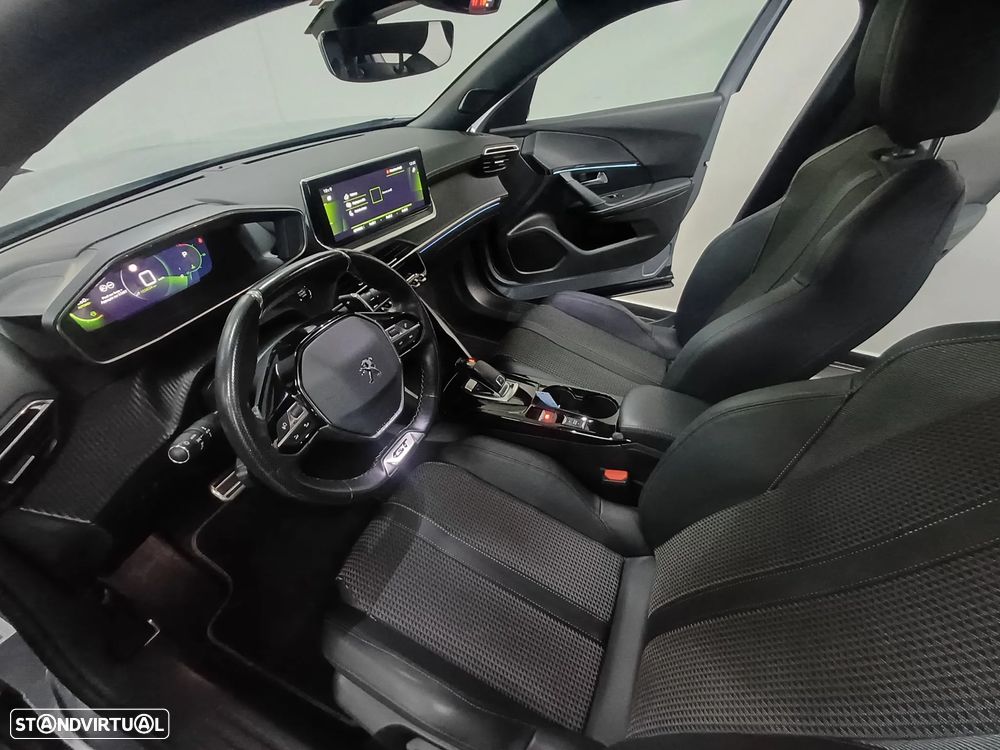 Peugeot 2008 PureTech 130 EAT8 GT - 14