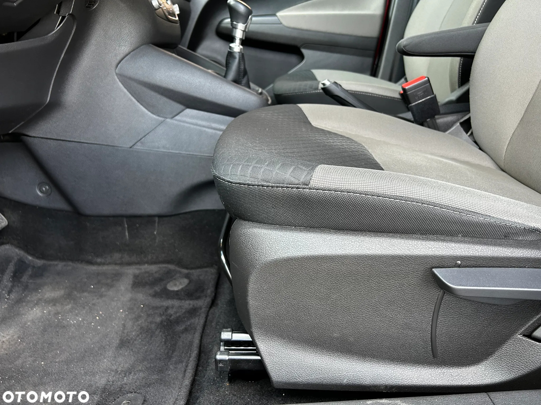 Ford Tourneo Courier 1.5 TDCi Titanium - 10