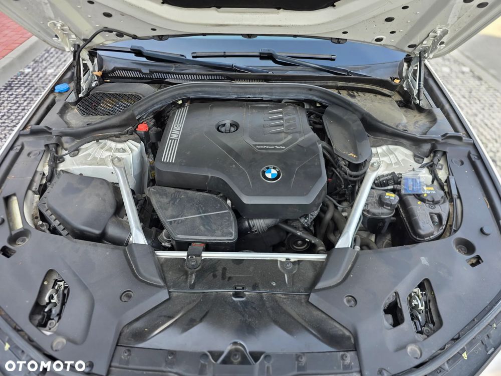BMW Seria 5 530i xDrive Sport Line - 15