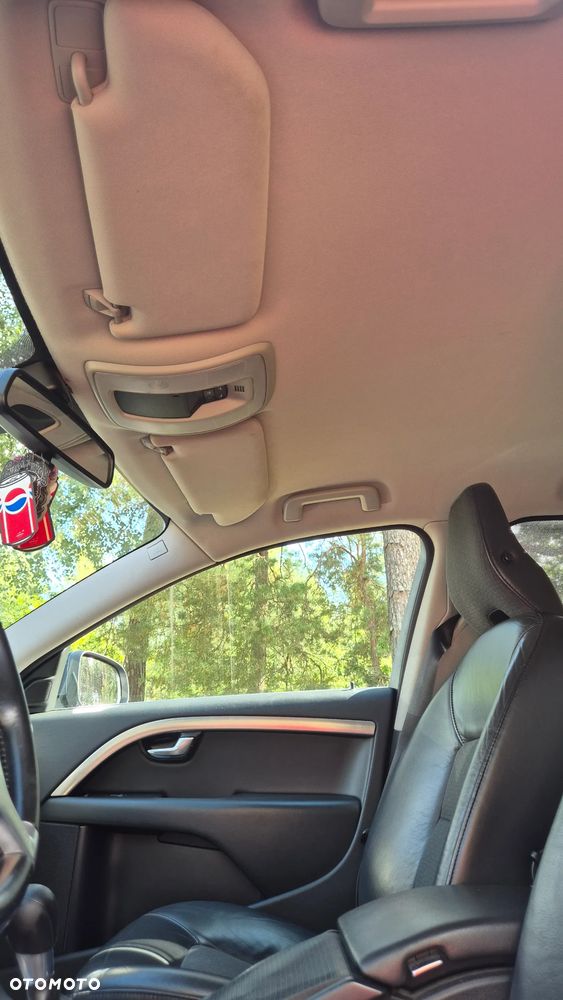 Volvo V70 2.4D Momentum - 13