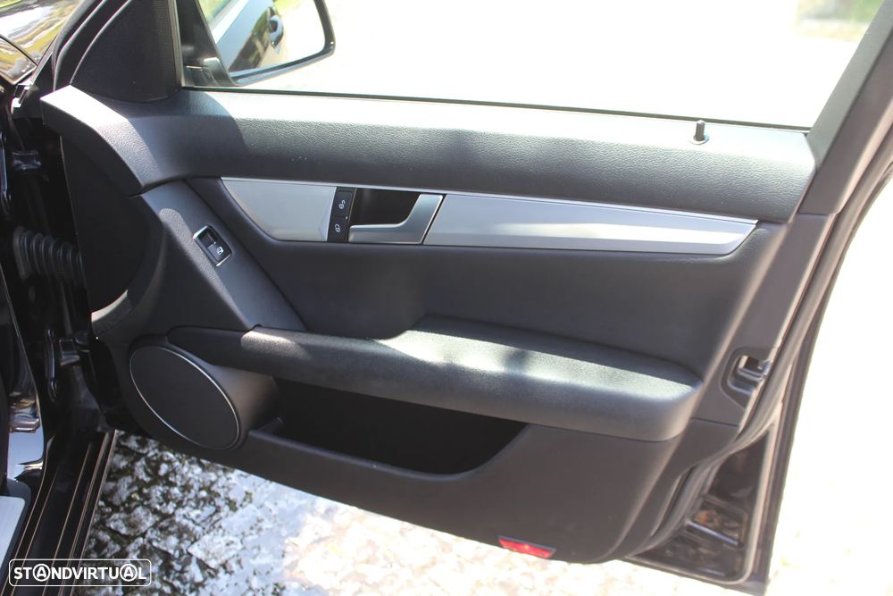 Mercedes-Benz C 220 Station CDI DPF Auto BlueEFFICIENCY Avantgarde - 20