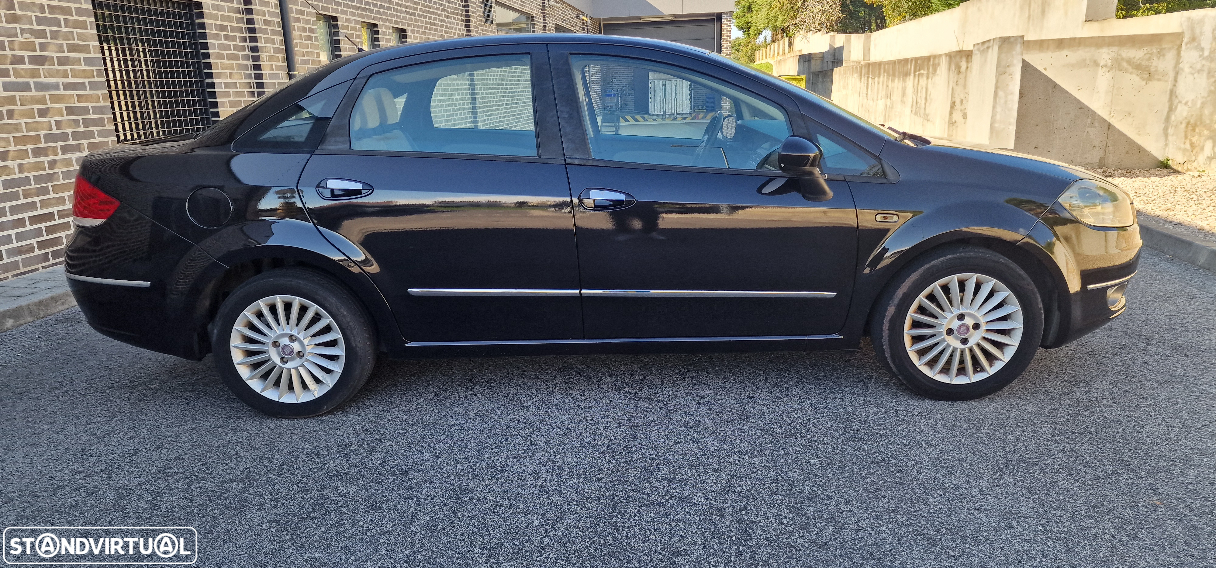 Fiat Linea 1.3 M-Jet Emotion - 12