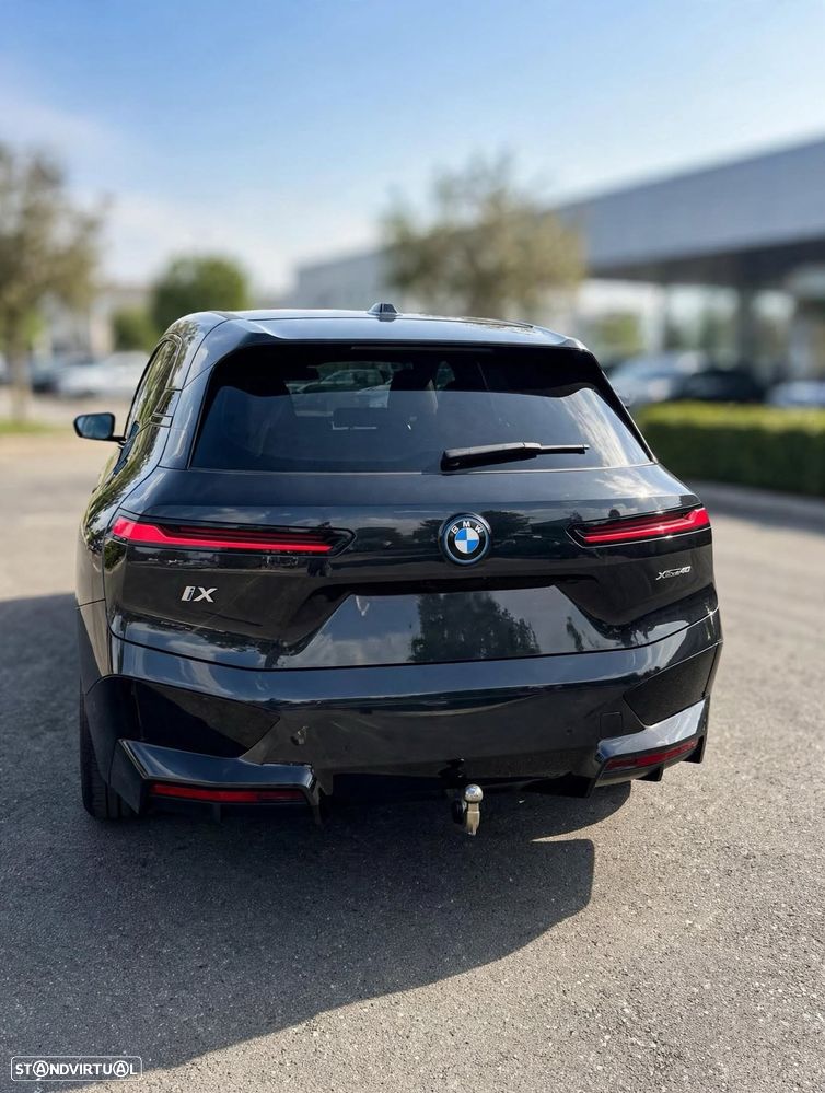 BMW iX xDrive40 — fotografia 5