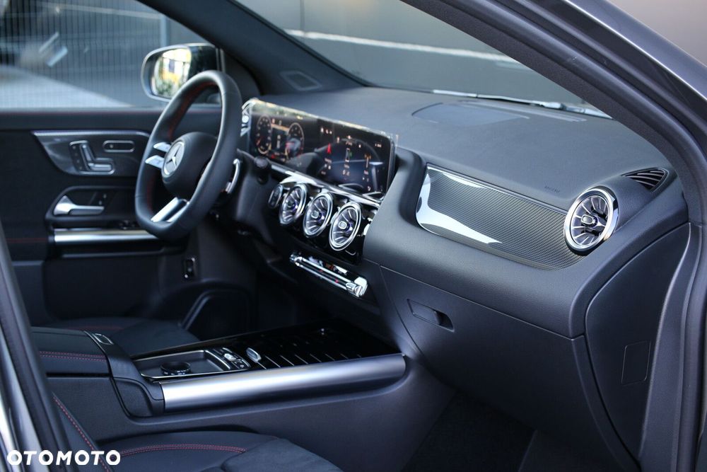 Mercedes-Benz GLA - 18