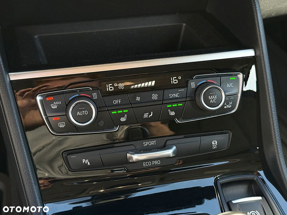 BMW Seria 2 216d Luxury Line - 28
