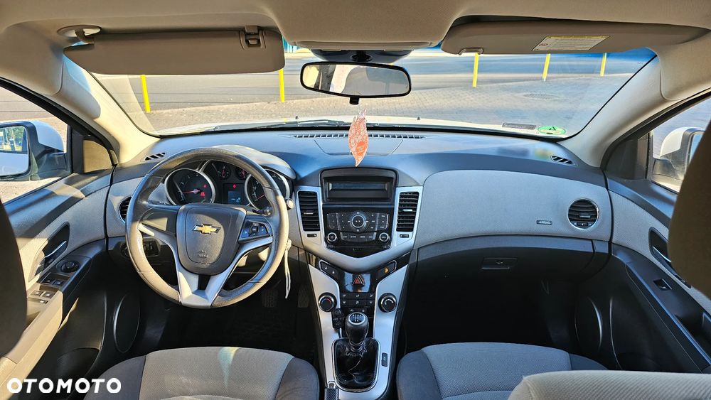 Chevrolet Cruze 1.8 LT - 10