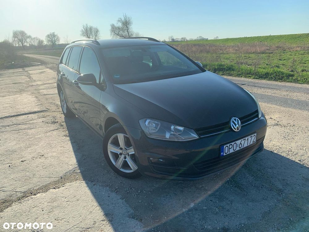 Volkswagen Golf - 1