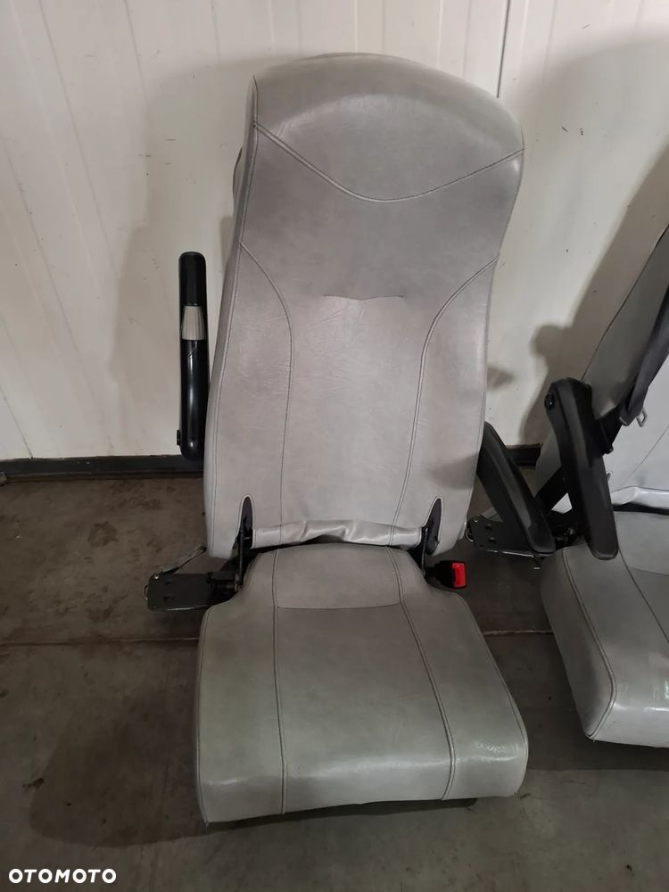 Fotele dodatkowe kamper karetka 3sztuki komplet Renault Master Ducato Boxer obrotowe - 2