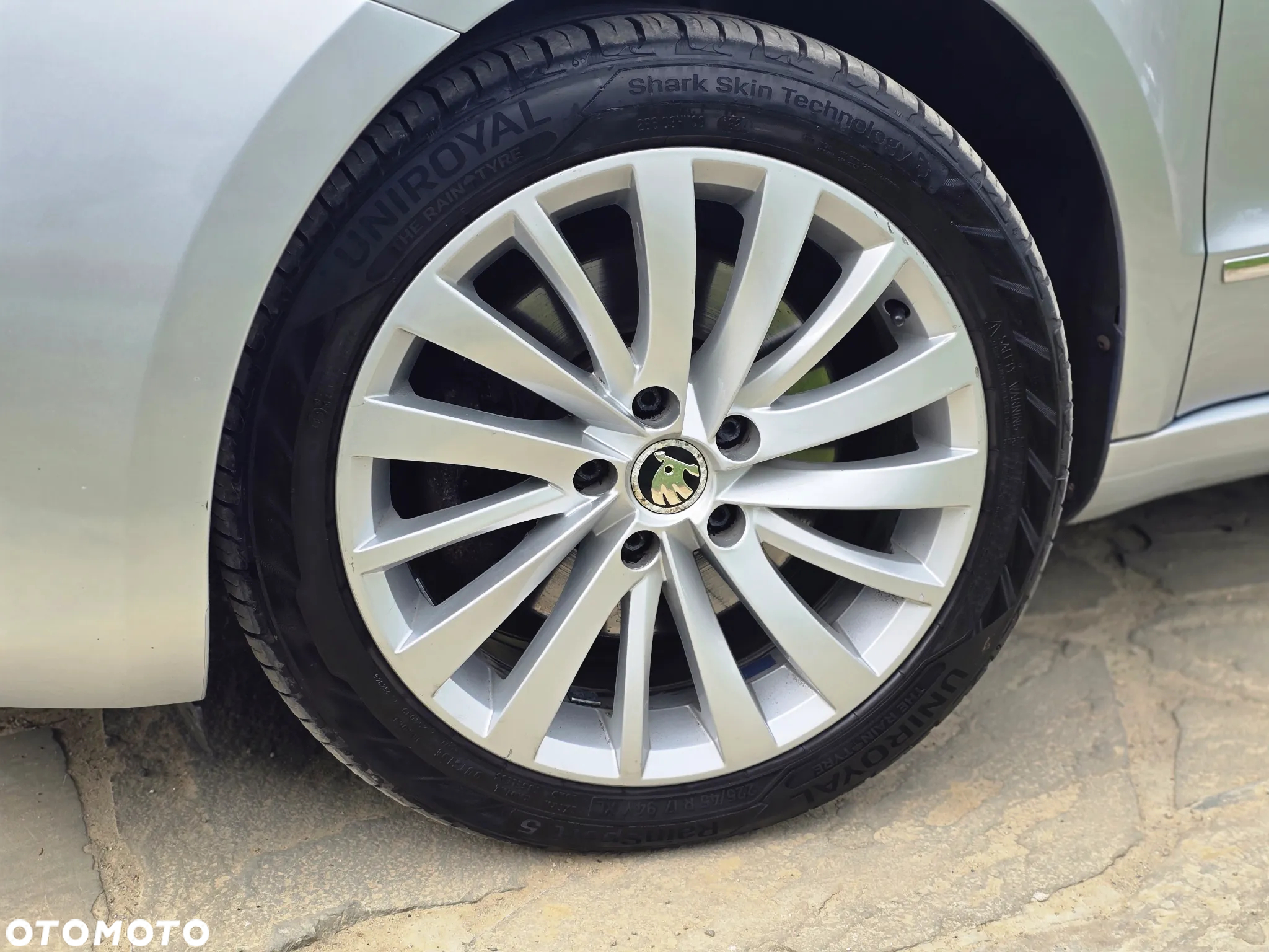 Skoda Superb 2.0 TDI Comfort DSG - 34