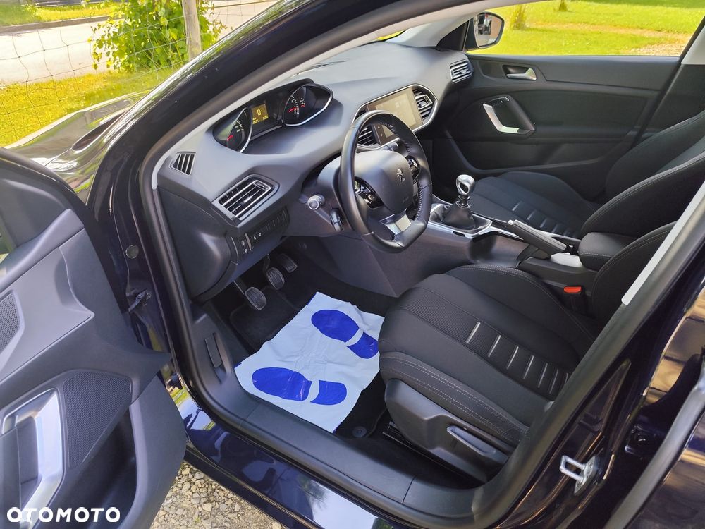Peugeot 308 PureTech 130 GPF Stop & Start Allure - 5