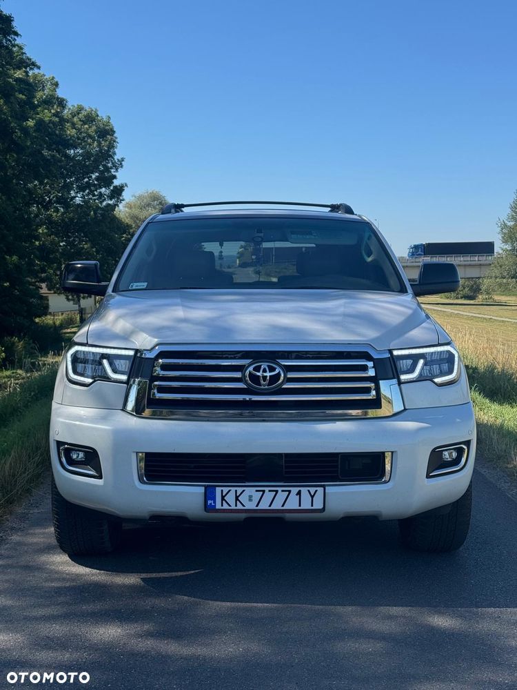 Toyota Sequoia - 3