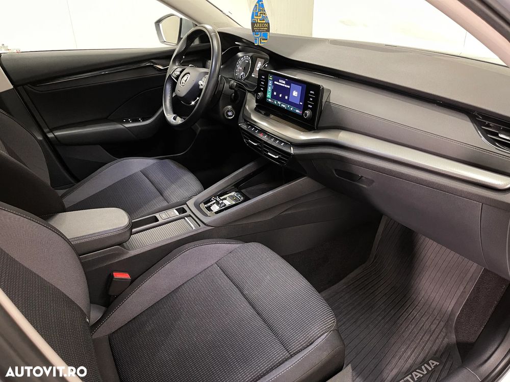 Skoda Octavia 2.0 TDI DSG Ambition - 11