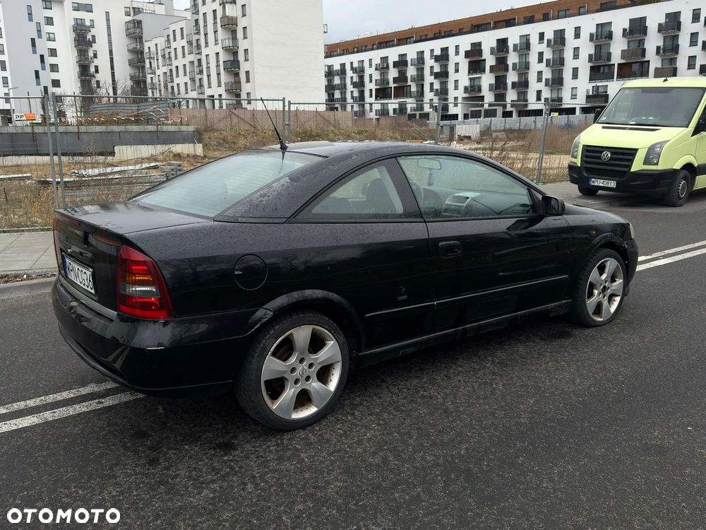 Opel Astra 2.2 Sport - 2