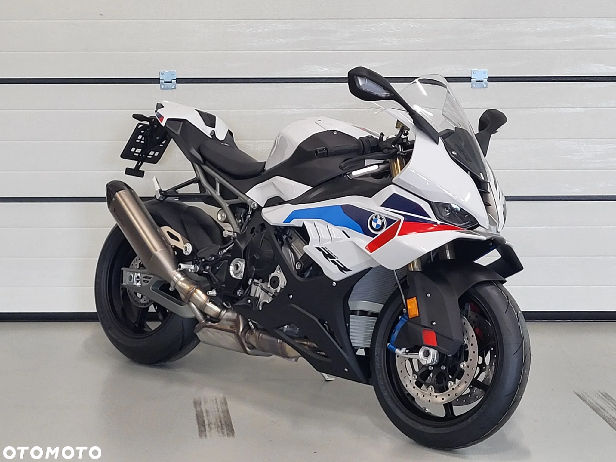 BMW S - 4