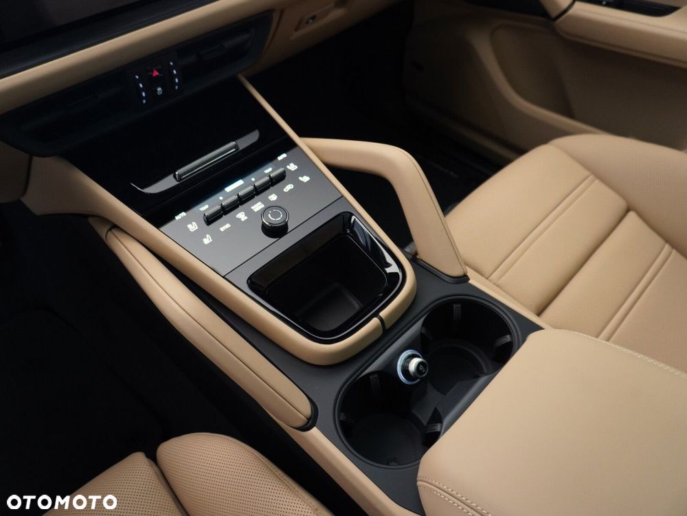 Porsche Cayenne S E-Hybrid PHEV Black Edition - 29