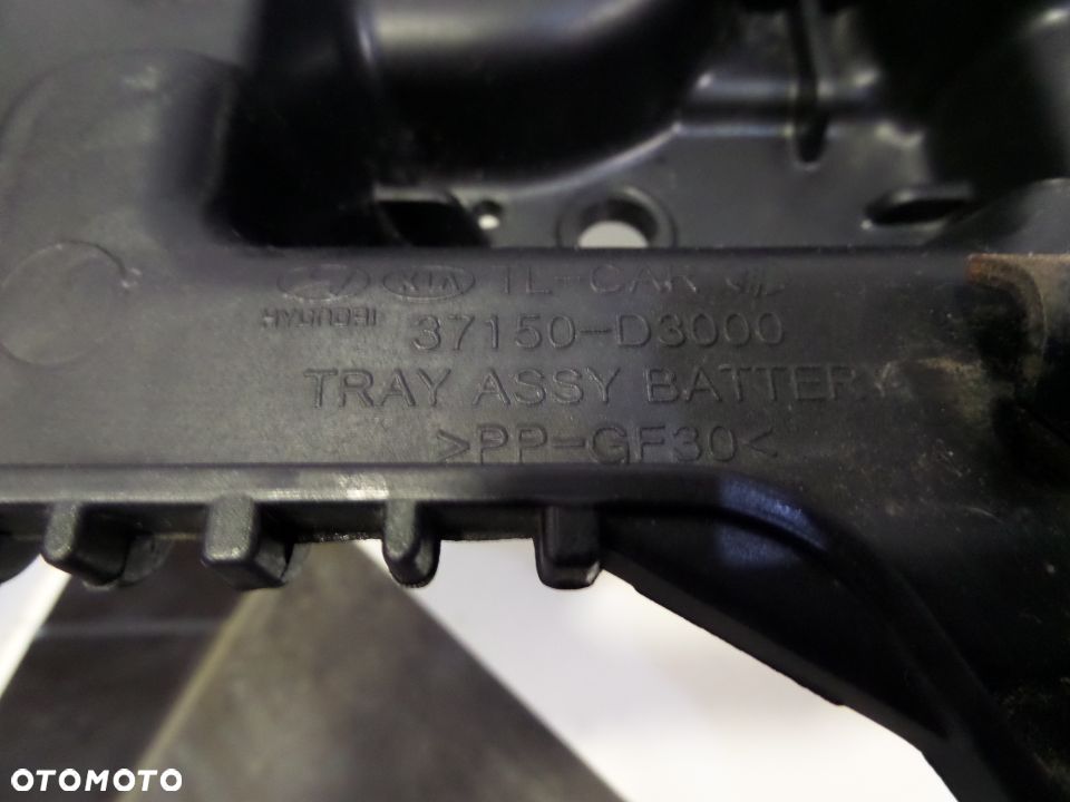 HYUNDAI TUCSON 15- PODSTAWA AKUMULATORA 37150D3000 - 4