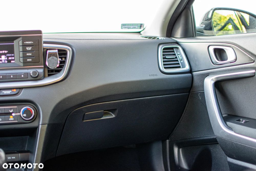 Kia Ceed 1.6 CRDi SCR M - 10