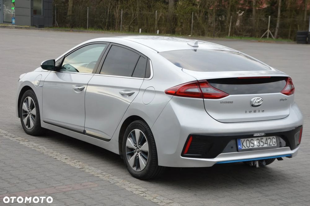 Hyundai IONIQ - 4