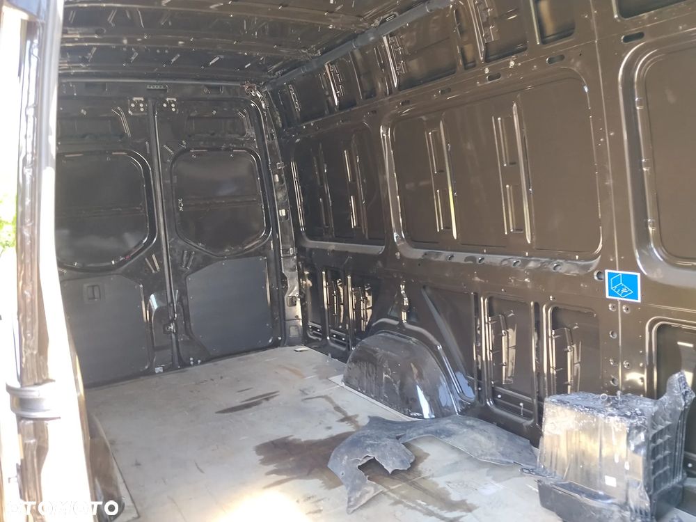 Mercedes-Benz Sprinter - 26