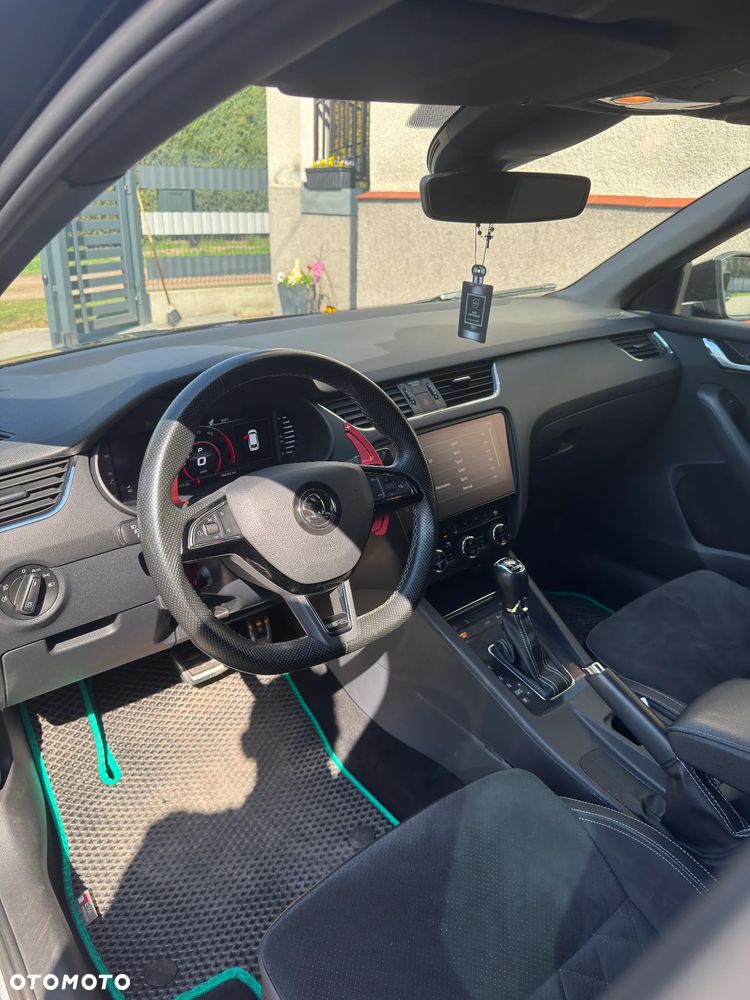 Skoda Octavia 2.0 TDI 4x4 DSG RS - 9
