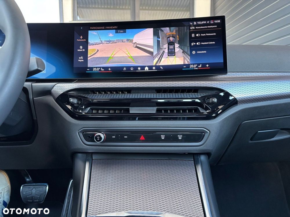 BMW Seria 3 330i xDrive M Sport sport - 24