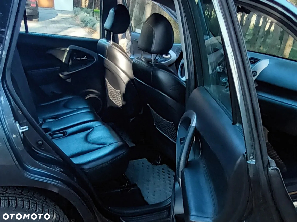 Toyota RAV4 2.2 D-4D Prestige - 12