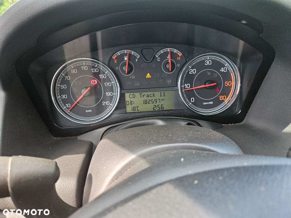 Fiat Croma 1.9 JTD Dynamic - 9
