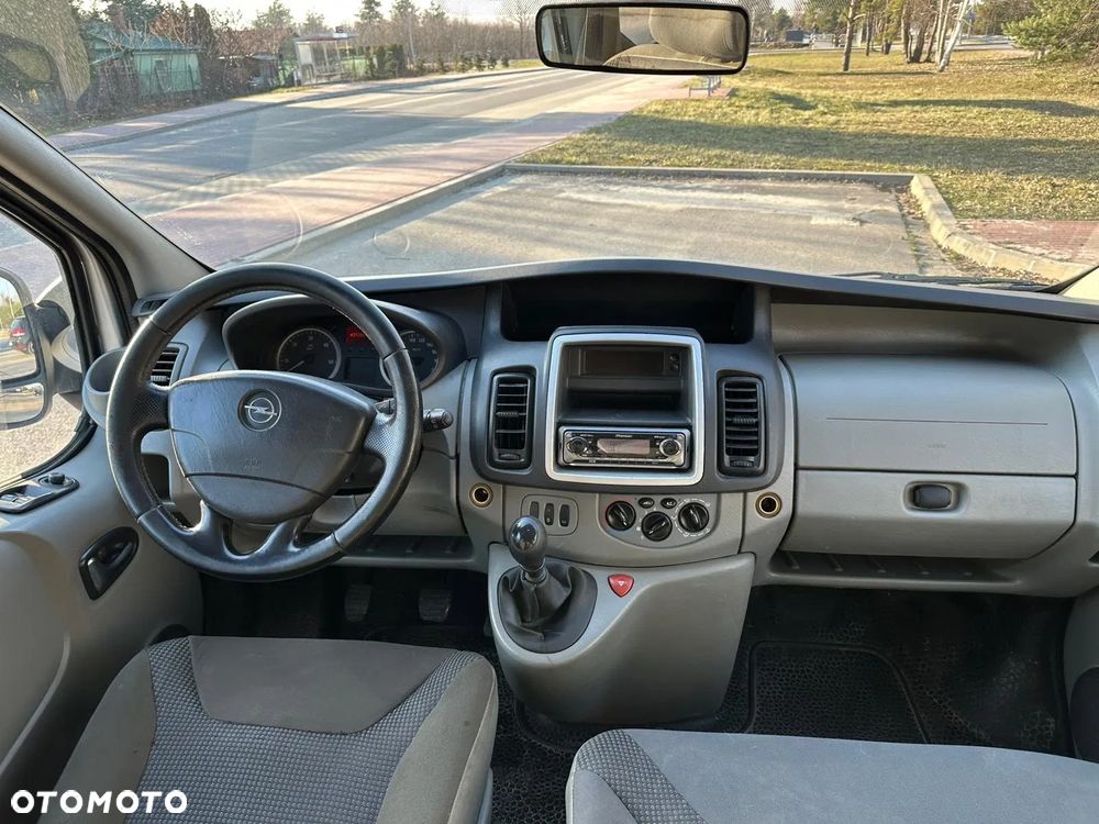 Opel Vivaro - 11