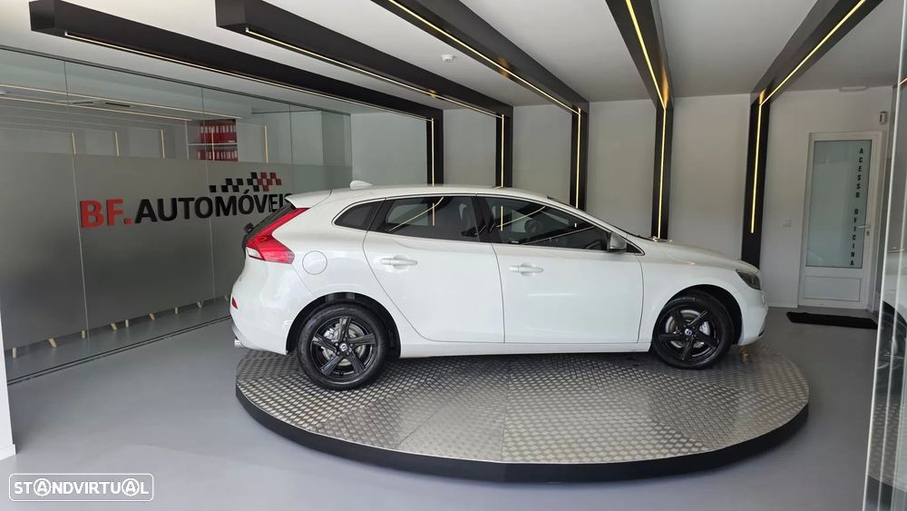 Volvo V40 2.0 D2 R-Design - 7