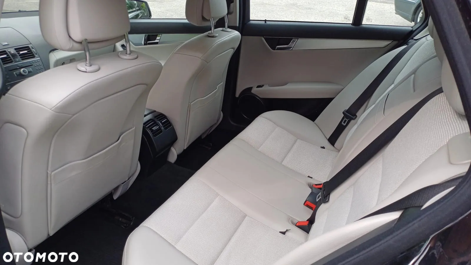 Mercedes-Benz Klasa C 180 K BlueEff Avantgarde - 3