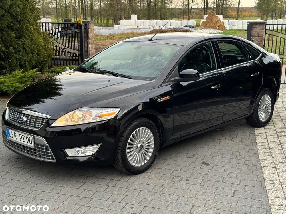 Ford Mondeo 2.0 Ghia - 27