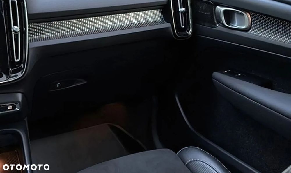 Volvo XC 40 T5 AWD R-Design - 11