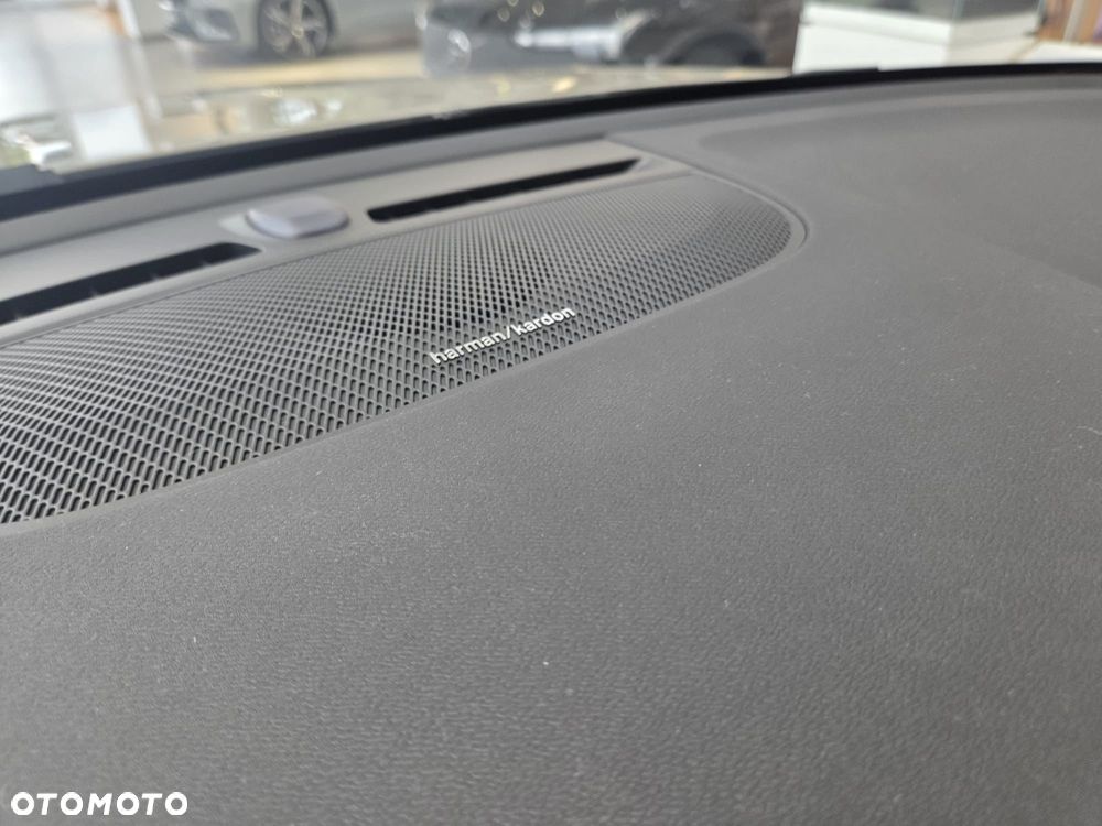 Volvo XC 40 B4 B DKG Ultimate Dark - 21