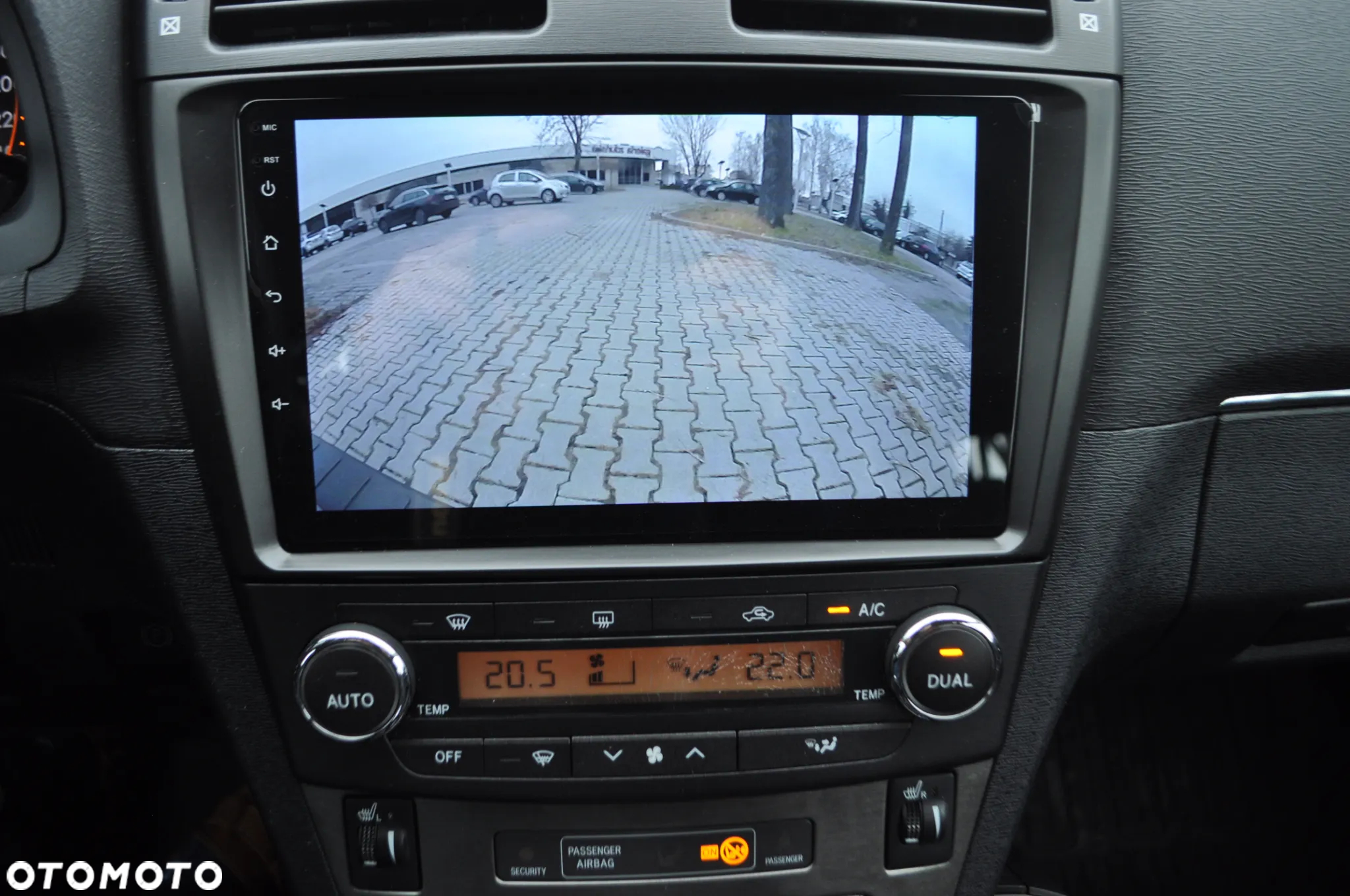Toyota Avensis 1.8 Active - 33