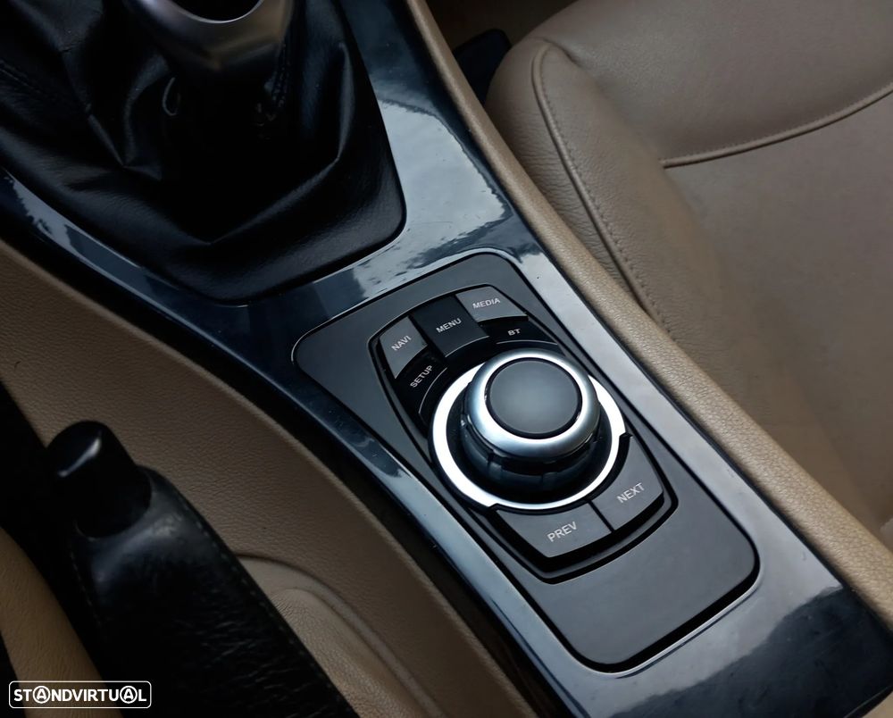 BMW 320 d Navigation Sport - 19