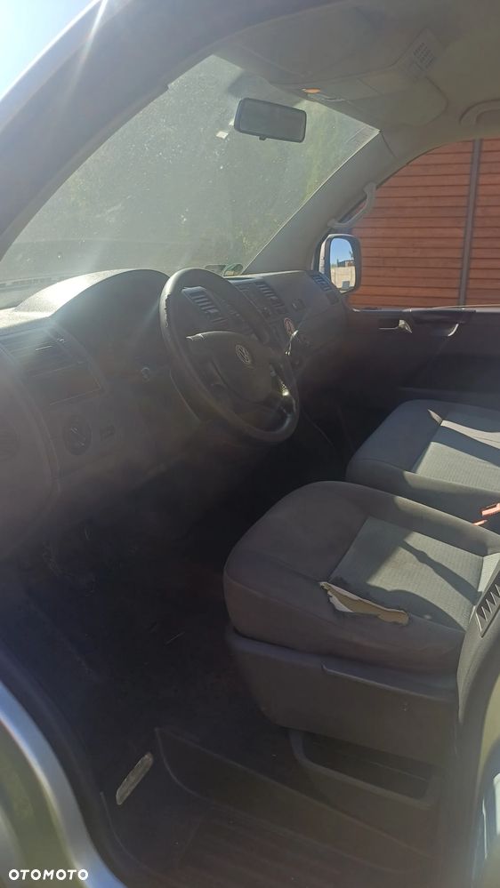 Volkswagen Caravelle - 4
