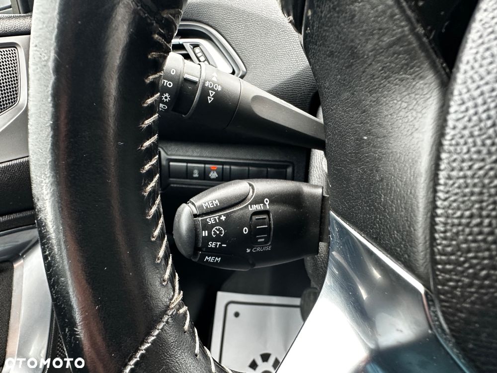 Peugeot 308 BlueHDi FAP 130 Stop & Start Allure Pack - 35