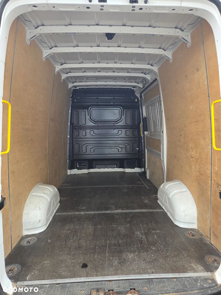 Volkswagen Crafter - 11