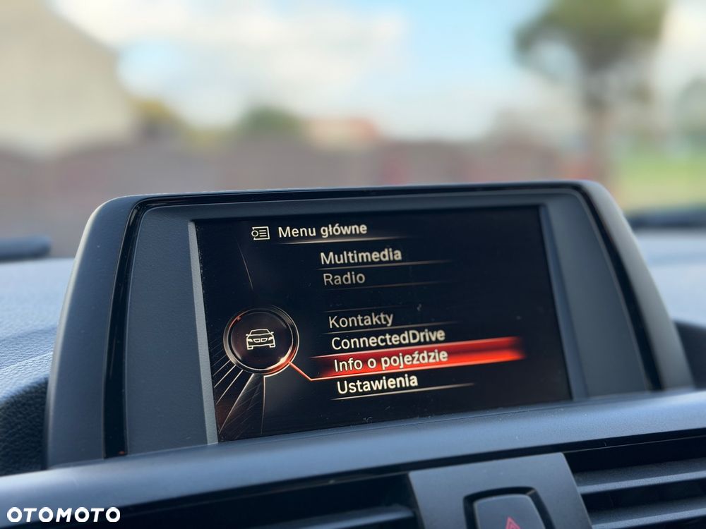 BMW Seria 1 - 21