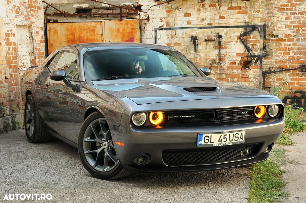 Dodge Challenger - 1