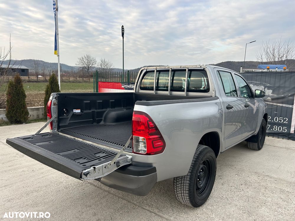 Toyota Hilux 2.4D 150CP 4x4 Double Cab 6MT Style - 13