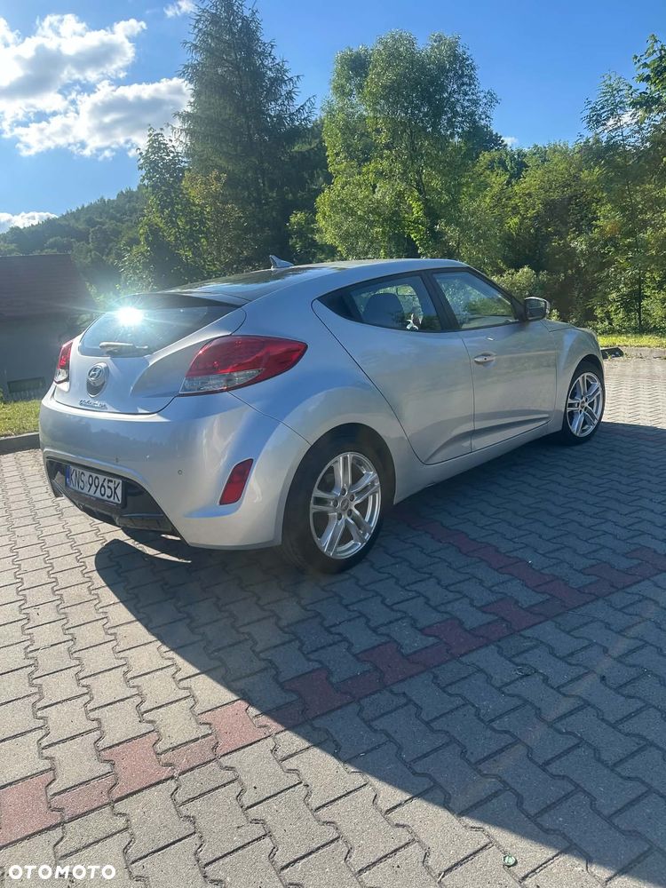 Hyundai Veloster 1.6 GDI Comfort - 4