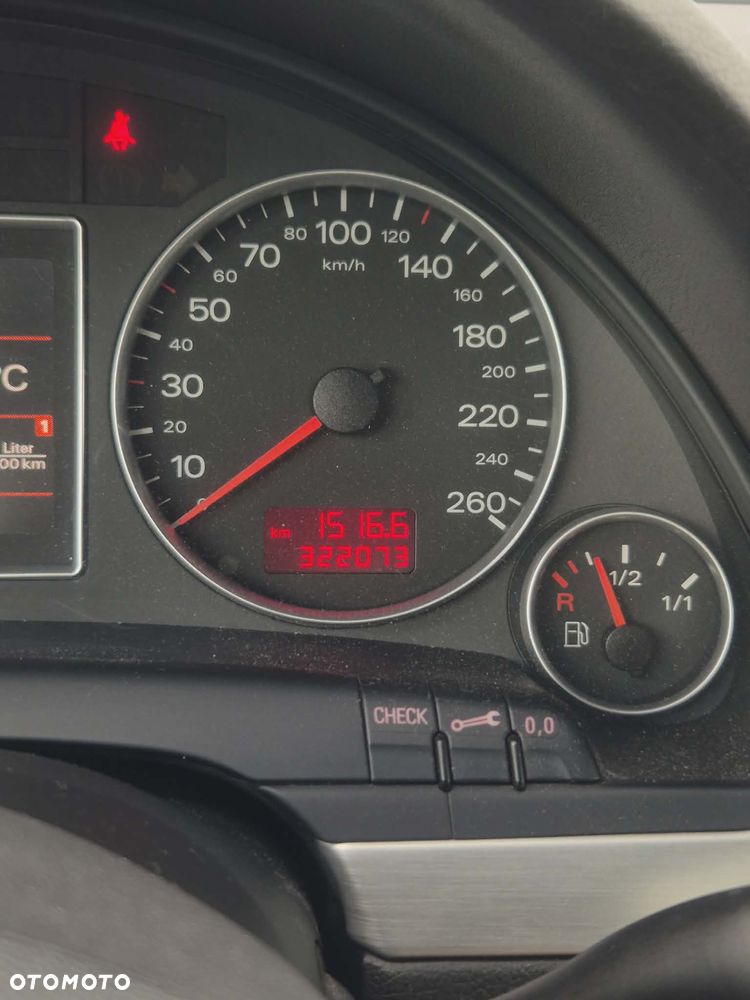 Audi A4 Limousine 2.0 TDI DPF - 11