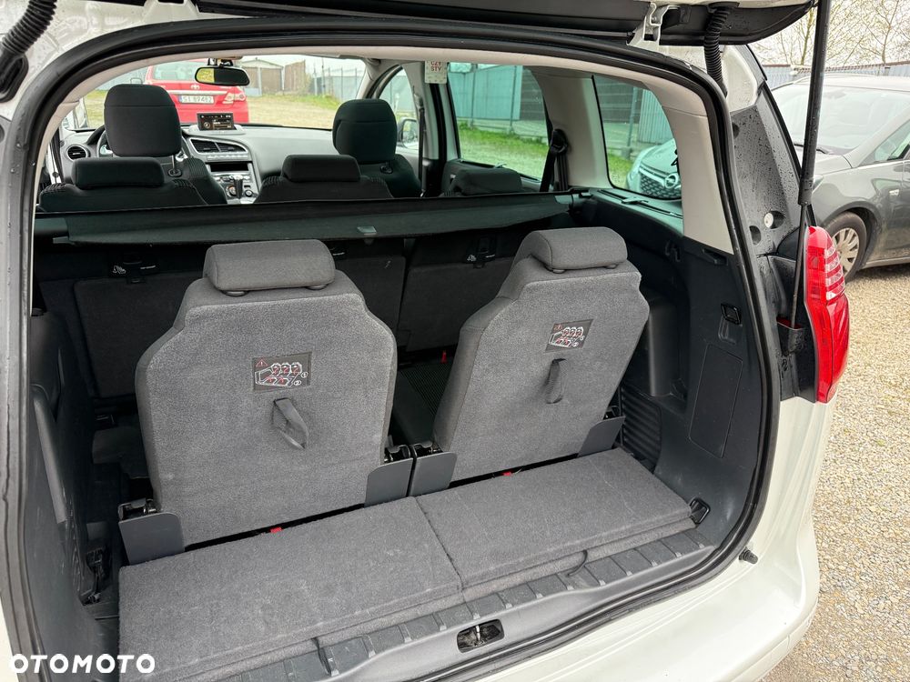 Peugeot 5008 1.6 BlueHDi Style 7os - 33