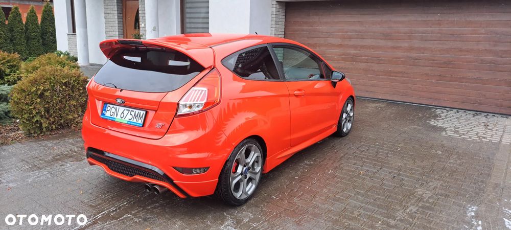 Ford Fiesta 1.6 EcoBoost ST - 6