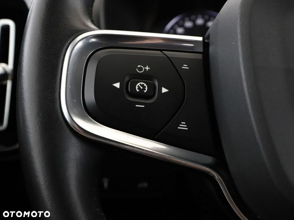Volvo XC 40 D4 SCR AWD Momentum - 33
