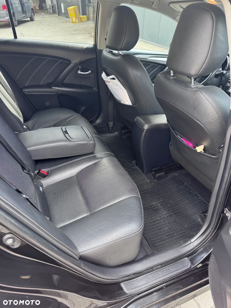 Toyota Avensis 2.0 D-4D Premium - 14